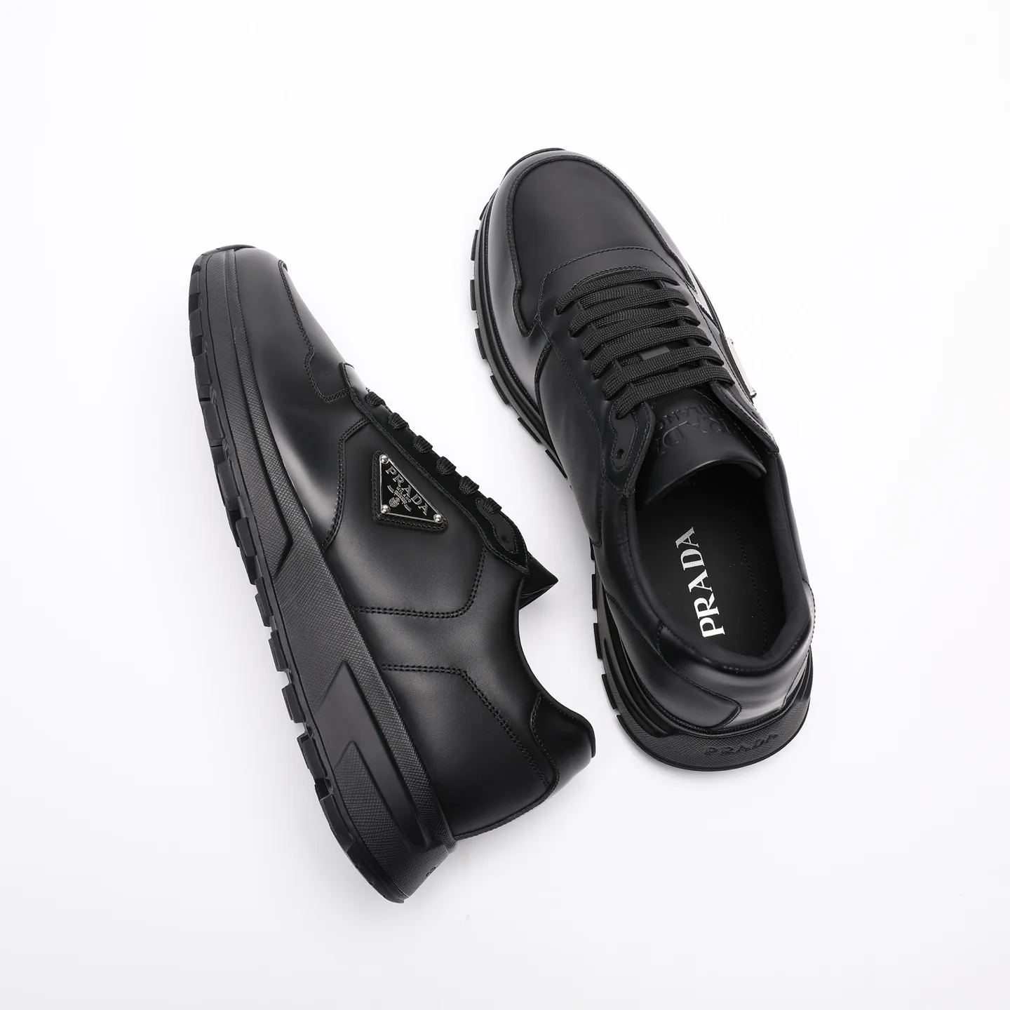 Batch 580 [PRADA] Men's shoes are popular in the counter, official website synchronization, high-quality shipments. Fabric: original cowhide with snakeskin. Lining: cowhide feet + cowhide lining. Outsole: original TPU + foam. Size: 38-46